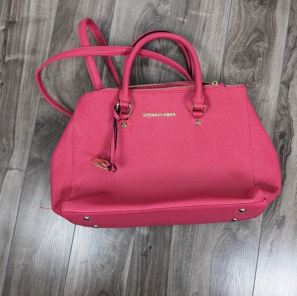Michael Kors Handbags - Michael Kors Pink Crossbody Purse